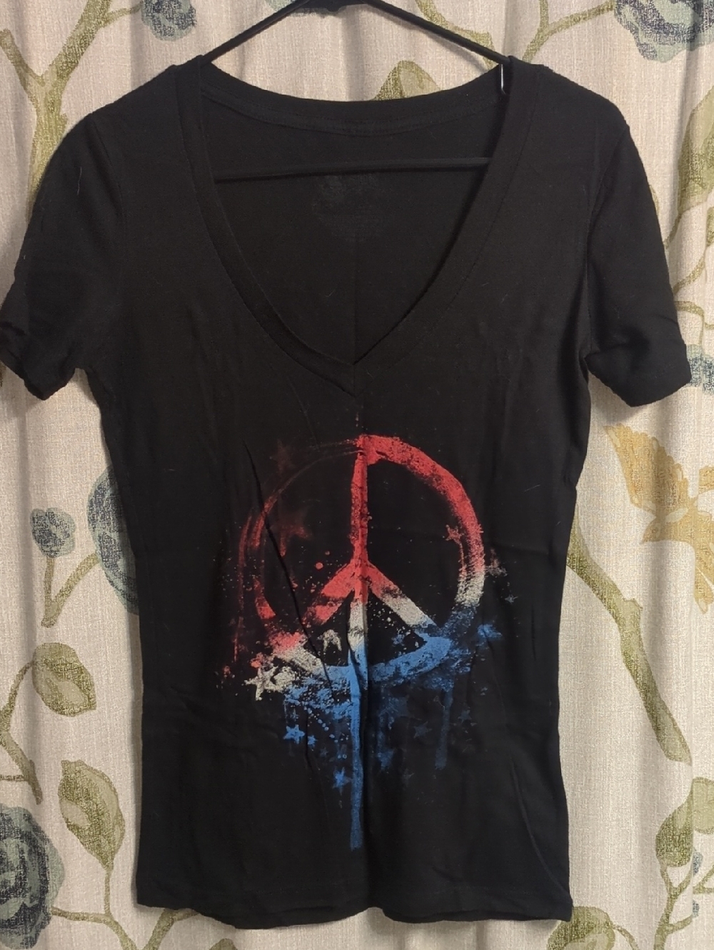 Women's Black V-Neck Peace Graphic Tee - Red & Blue